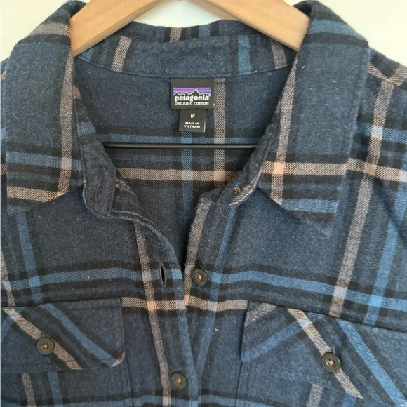 Patagonia Women’s Flannel - Picture 2 of 7